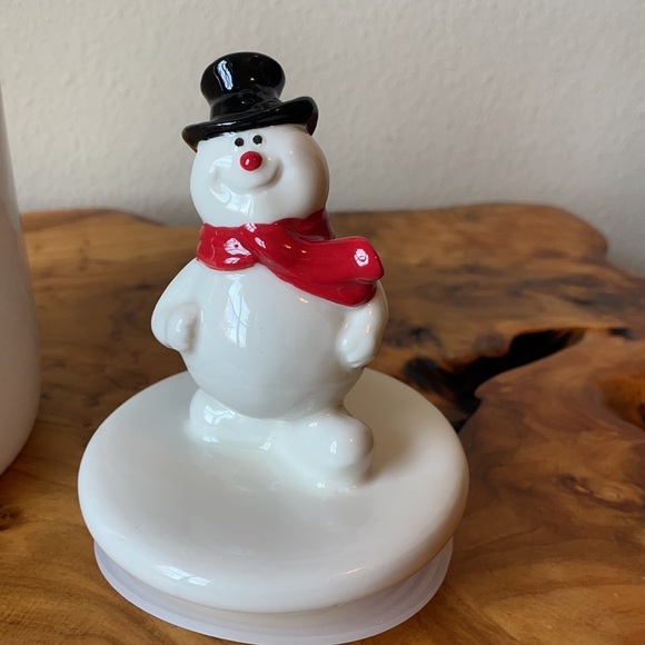 Rae Dunn Holiday Nwt Rae Dunn Frosty The Snowman Canister Poshmark